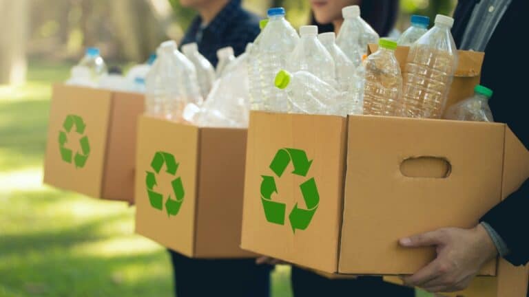 Csr,Corporate,Social,Responsibility.,Business,People,Holding,Box,Garbage,For